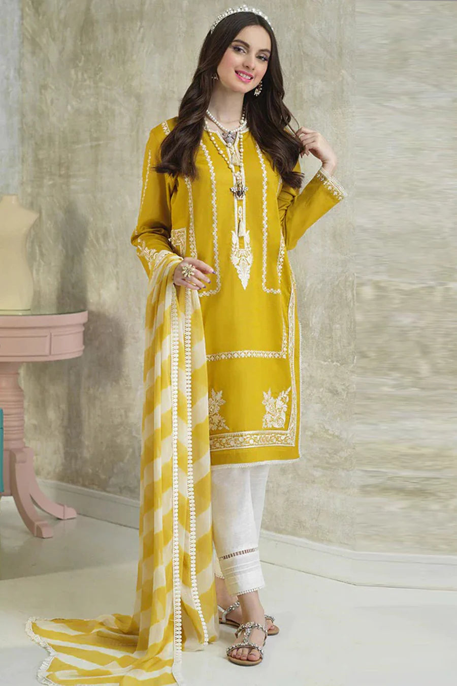 Asim Jofa Luxury 3PC Lawn Suit with Diamond Dupatta – Elegant & Premium Quality